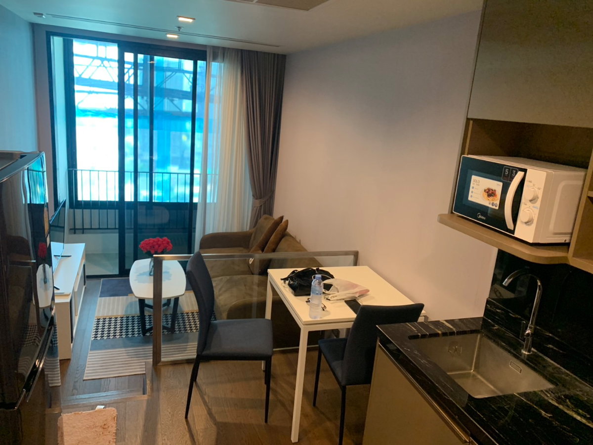 รูป ห้องพักสวยหนึ่งห้องนอนว่างให้เช่าในคอนโดมิเนียมของเรา มีสระว่ายน้ำและฟิตเนสพร้อมอุปกรณ์ครบครันให้บริการ - รูปที่ 2/7