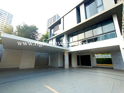 Houses for rent The Emquartier : HR768 FOR RENT — QUARTER THONGLOR (LUXURY HOUSE