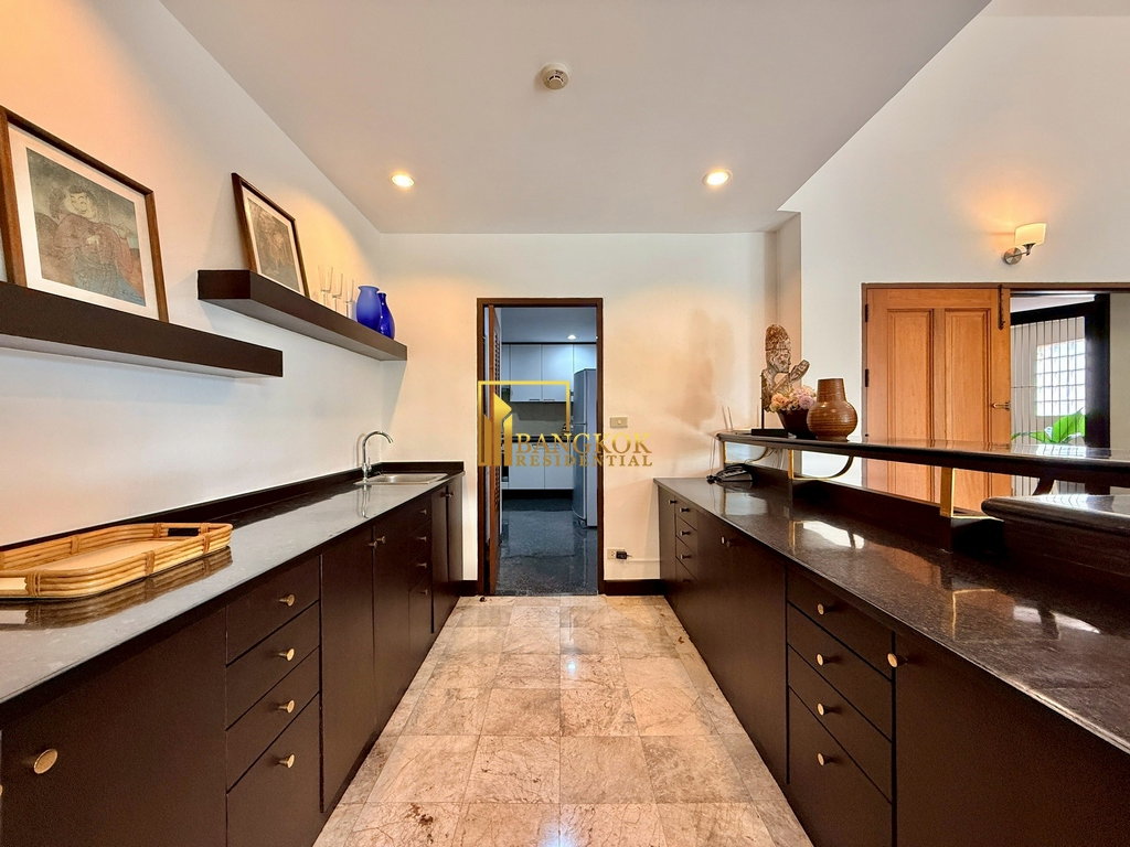 picture Expansive 4 Bedroom Duplex Apartment in Phrom Phong Area - BR0257AP - 11/59