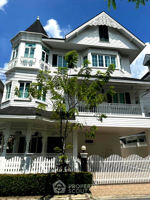 บ้านเดี่ยว วิทยาลัยพณิชยการบางนา : บ้าน 4-ห้องนอน ที่ แฟนตาเซีย วิลล่า 4 ใน บางนาเหนือ (ID 2893661)
