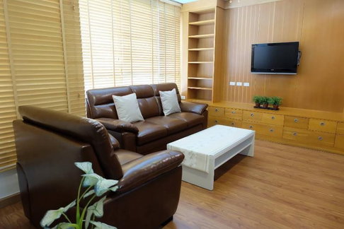 A032382 The Address Sukhumvit 42