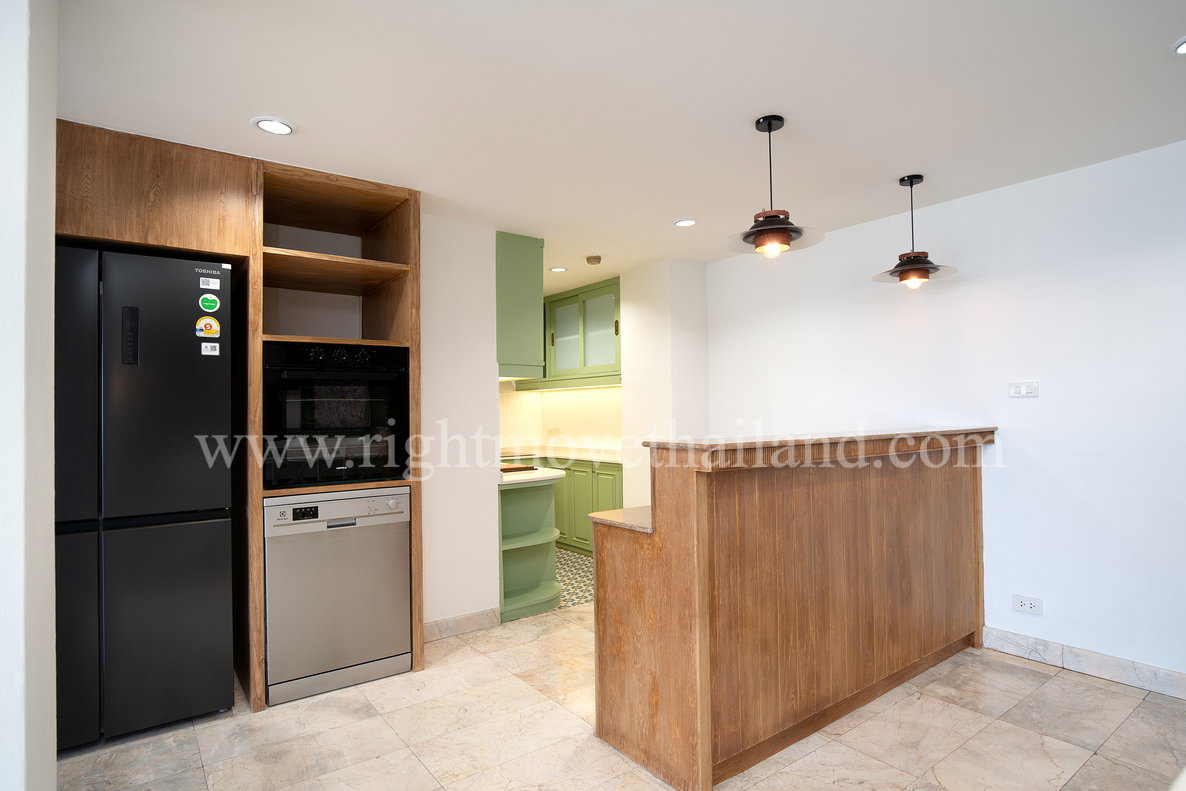 รูป Stylish Renovated 3-Bedroom Condo for Rent | Opposite NIST - รูปที่ 3/15