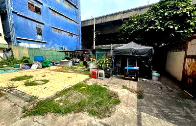 Land for sale : Land for sale, 45.3 sq.wah, Soi Trokadero, Surawong Road. Suitable for residential house, home office, or restaurant.
