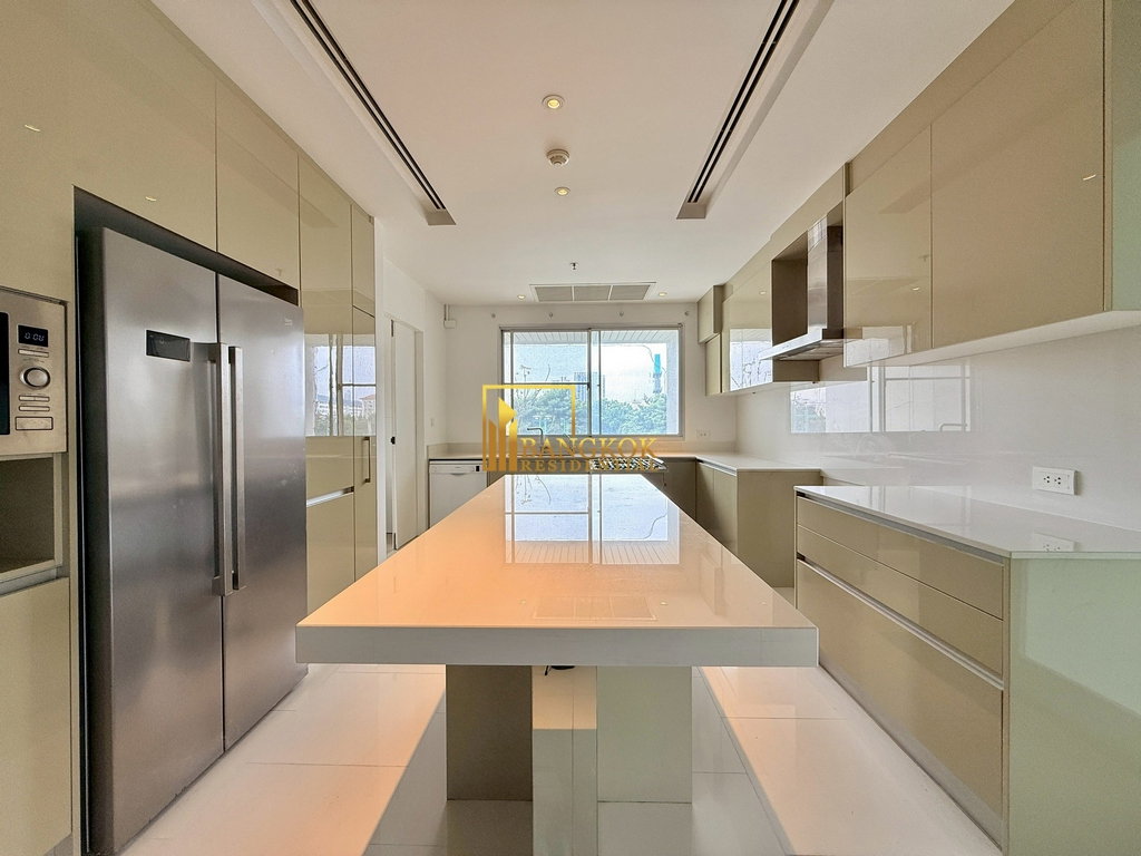 รูป Spacious 4 Bedroom Apartment With Private Terrace in Sathorn - BR21266AP - รูปที่ 24/62
