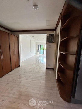 คอนโด 2-ห้องนอน ที่ เกียรติธานี ซิตี้แมนชั่น ใกล้ MRT เพชรบุรี (ID 2893237)