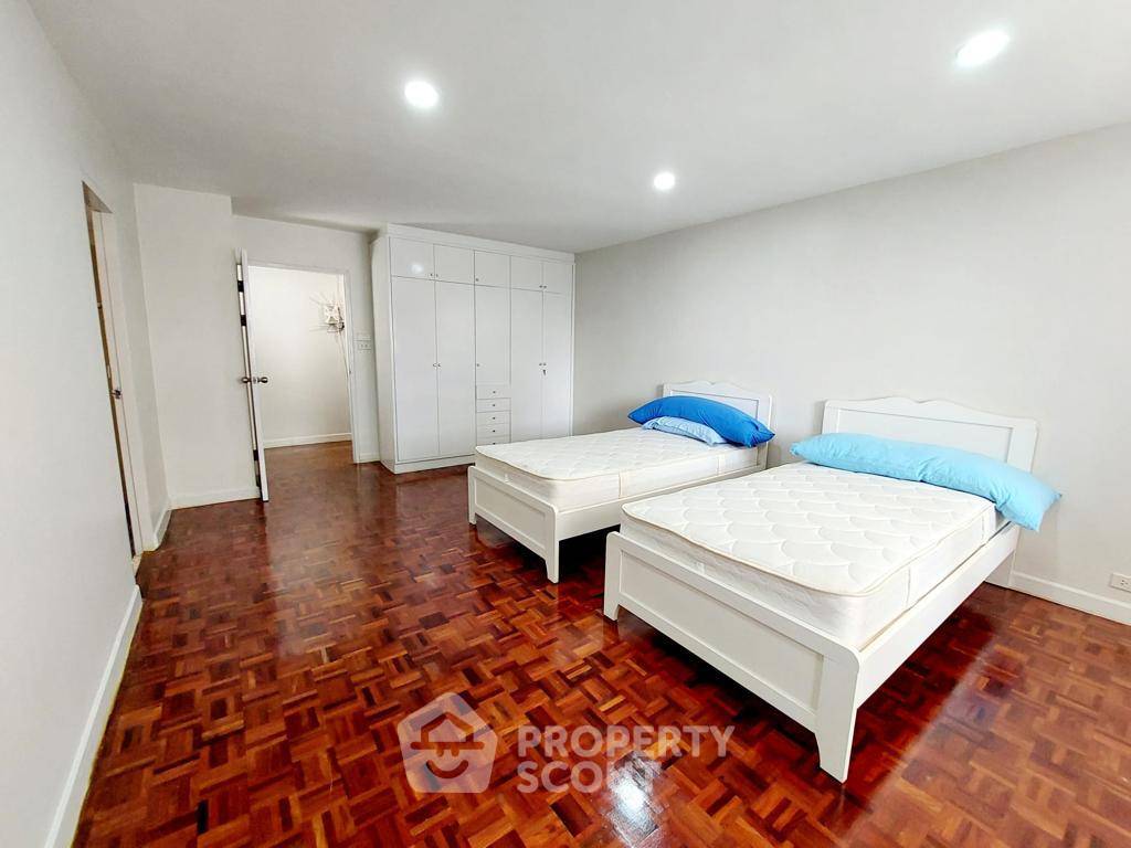รูป คอนโด 4-ห้องนอน ที่ รีเยนซี่ คอร์ท คอนโดมิเนียม ใกล้ BTS พร้อมพงษ์ (ID 2875398) - รูปที่ 17/26
