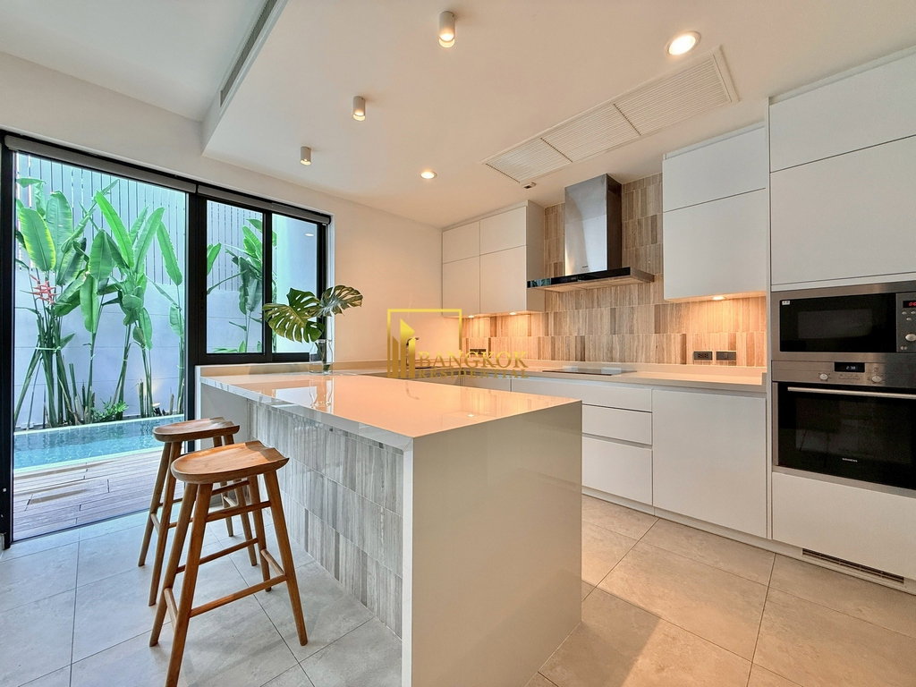 รูป Incredible 4 Bedroom Luxury Pool Villa in Thong Lo Area - BR27616SH - รูปที่ 12/55