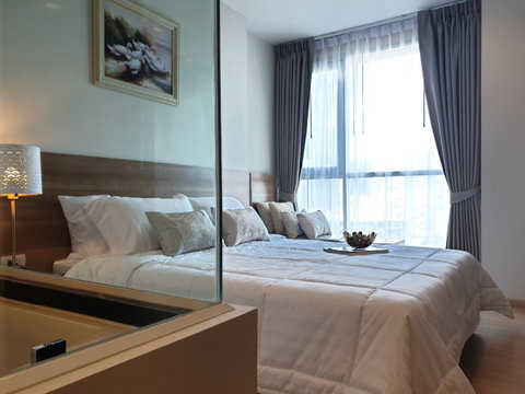 For rent Rhythm sathorn near BTS Saphantaksin 1 Bedroom 45 sqm with bathtub fully furnished