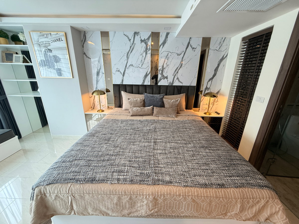 รูป For rent Grand Avenue Residence Corner Room - รูปที่ 2/35