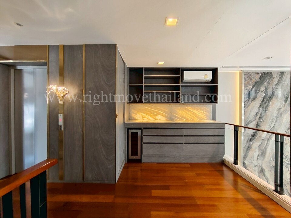 รูป HR1495 FOR RENT | Luxury Townhome at Quarter 31 - รูปที่ 26/33