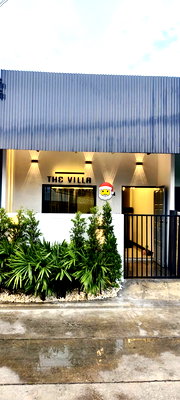 เช่าบ้านเดี่ยว ปทุมธานี : 🔥 บ้านเช่าสไตล์ Modern Villa ใกล้ BTS คูคต เพียงประมาณ 5 นาที / ราว 2-3 กม.* 🔥ทำเลดี ซอยศรีสง่า 3 ลำลูกกา 27  เพียง 12,000 บาท/เดือน ✨