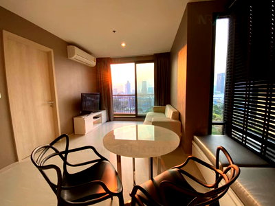 คอนโดให้เช่า : ให้เช่าคอนโด ริทึ่ม สุขุมวิท 42 อาคาร 1 ชั้น 9 1 ห้องนอน ขนาด 48 ตรม ใกล้ Gateway Ekamai