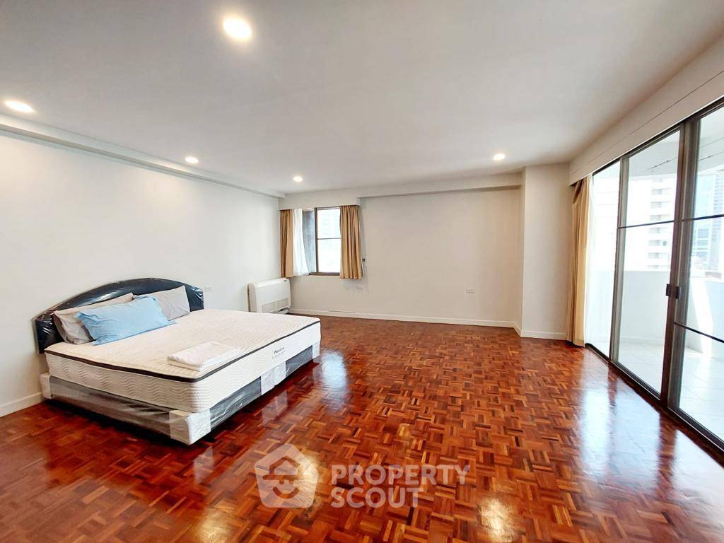 รูป คอนโด 4-ห้องนอน ที่ รีเยนซี่ คอร์ท คอนโดมิเนียม ใกล้ BTS พร้อมพงษ์ (ID 2875398) - รูปที่ 22/26