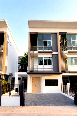 ทาวน์โฮมให้เช่า : WS7431 🏡✨ ทาวน์โฮม 3.5 ชั้น นาคนิวาส 48 ลาดพร้าว 71 เฟอร์ครบ พร้อมเข้าอยู่ เพียง 60,000 บาท / เดือน