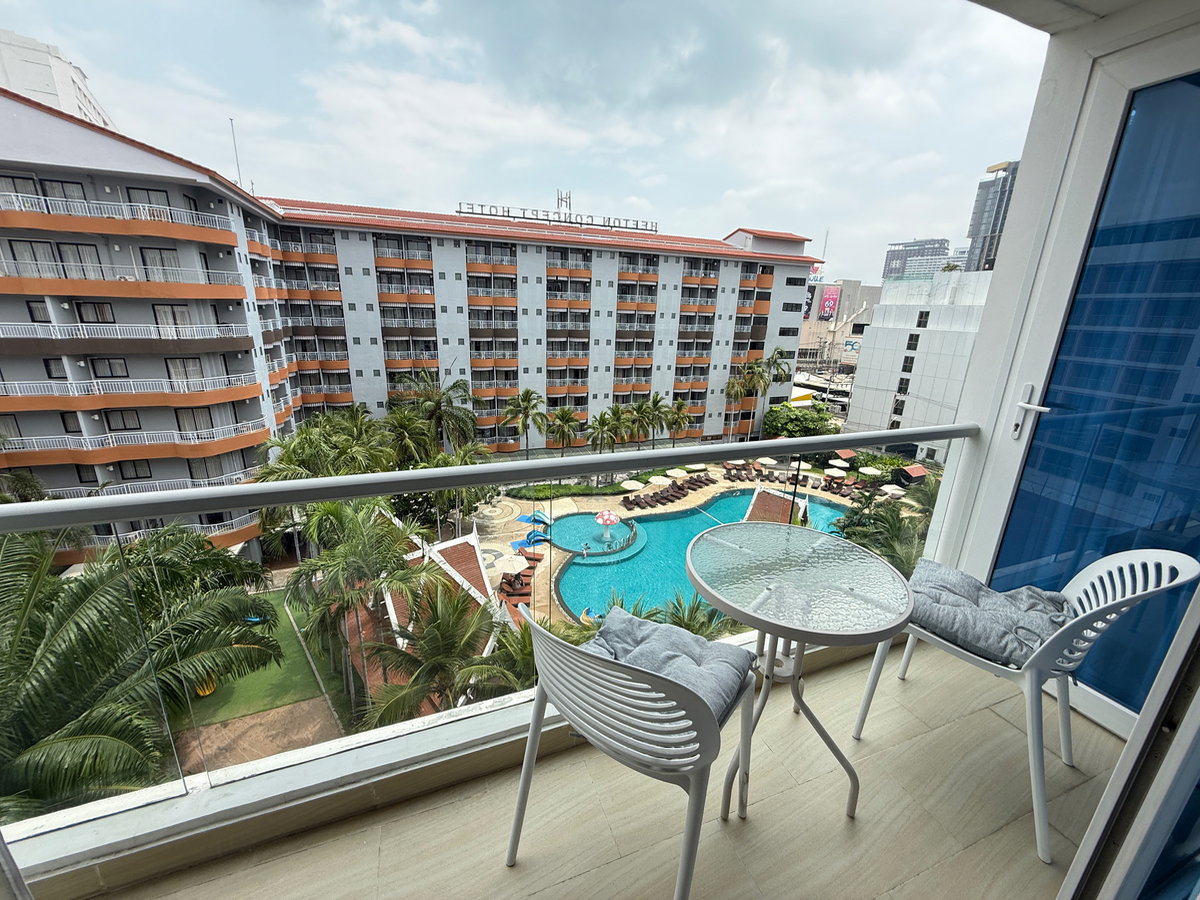รูป For rent Grand Avenue Residence Corner Room - รูปที่ 18/35