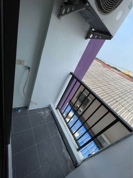 picture A040021 The Diamond Nawa Nakhon - Taladthai - 8/8