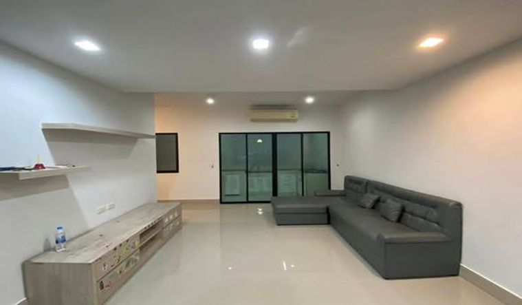 3-bed townhouse for sale, 22.8 sq wah, The Connect Donmuang - Thoet Rachan