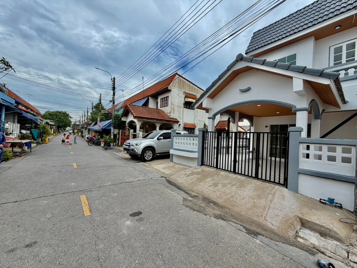 รูป ขายทาวน์เฮ้าส์ บ้านบัวทอง 2 พื้นที่ 24 ตร.ว 3 นอน 2 น้ำ รีโนเวทพร้อมอยู่ - รูปที่ 2/13