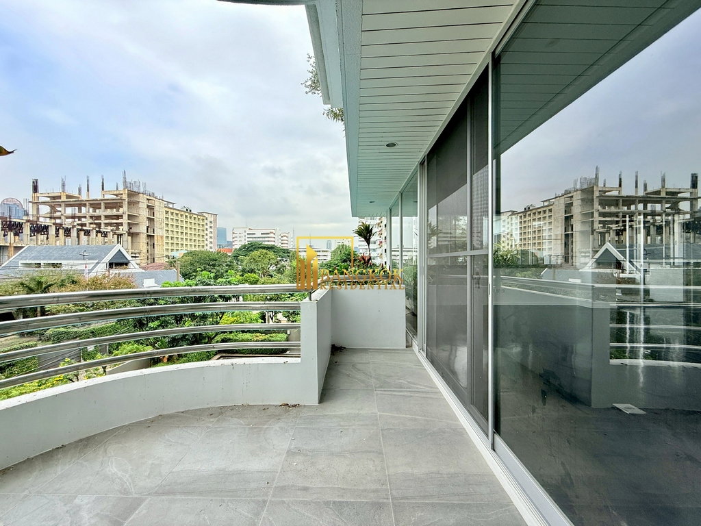 รูป Spacious 4 Bedroom Apartment With Private Terrace in Sathorn - BR21266AP - รูปที่ 19/62