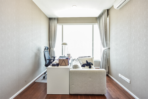 Menam Residences Luxuriously Elevated Unit