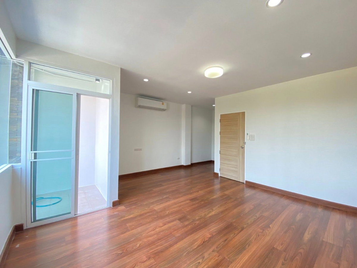 รูป WS7431 🏡✨ ทาวน์โฮม 3.5 ชั้น นาคนิวาส 48 ลาดพร้าว 71 เฟอร์ครบ พร้อมเข้าอยู่ เพียง 60,000 บาท / เดือน - รูปที่ 12/21