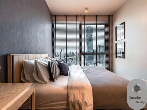 A032698 The Lofts Silom