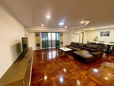 A035128 The Amethyst Sukhumvit 39