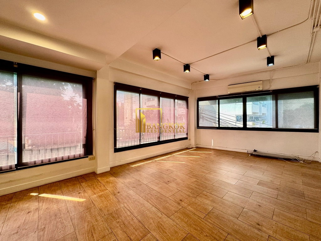 รูป Charming 3 Bedroom Townhouse For Rent in Sathorn Area - BR49030TH - รูปที่ 16/34