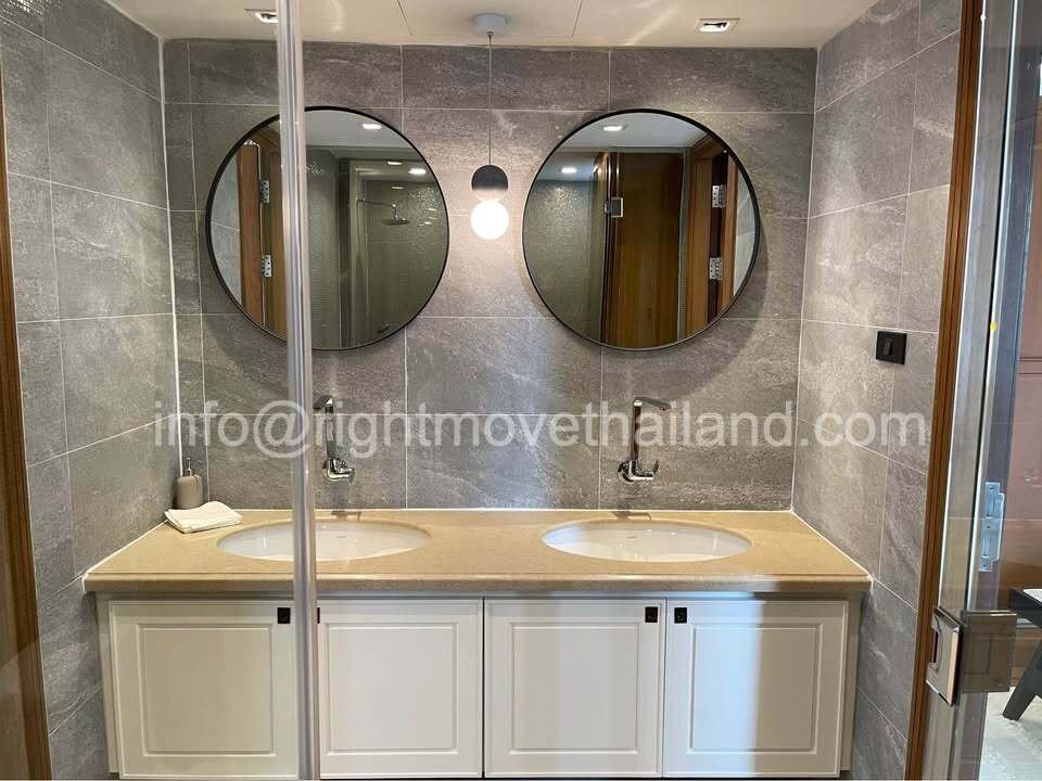 รูป Condo for Rent | Sukhumvit | 3 Bedrooms | 270 Sq.m. | Near BTS Phrom Phong - รูปที่ 12/18