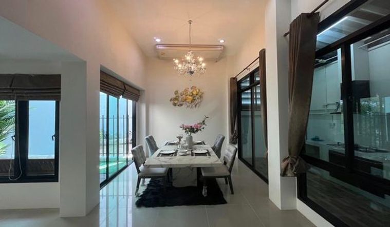 ขายทาวน์โฮม 4 ห้องนอน 250 ตร.ม. 30 ตร.ว. เออเบิร์น ธารา วงแหวน - สุขสวัสดิ์ 70