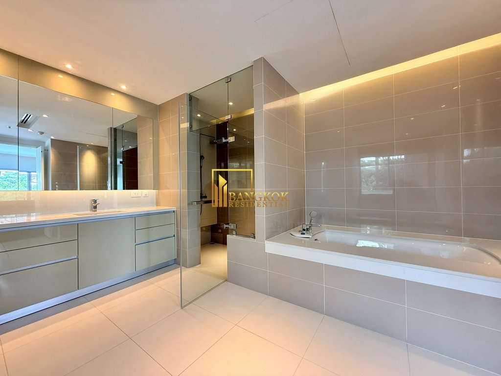 รูป Spacious 4 Bedroom Apartment With Private Terrace in Sathorn - BR21266AP - รูปที่ 41/62