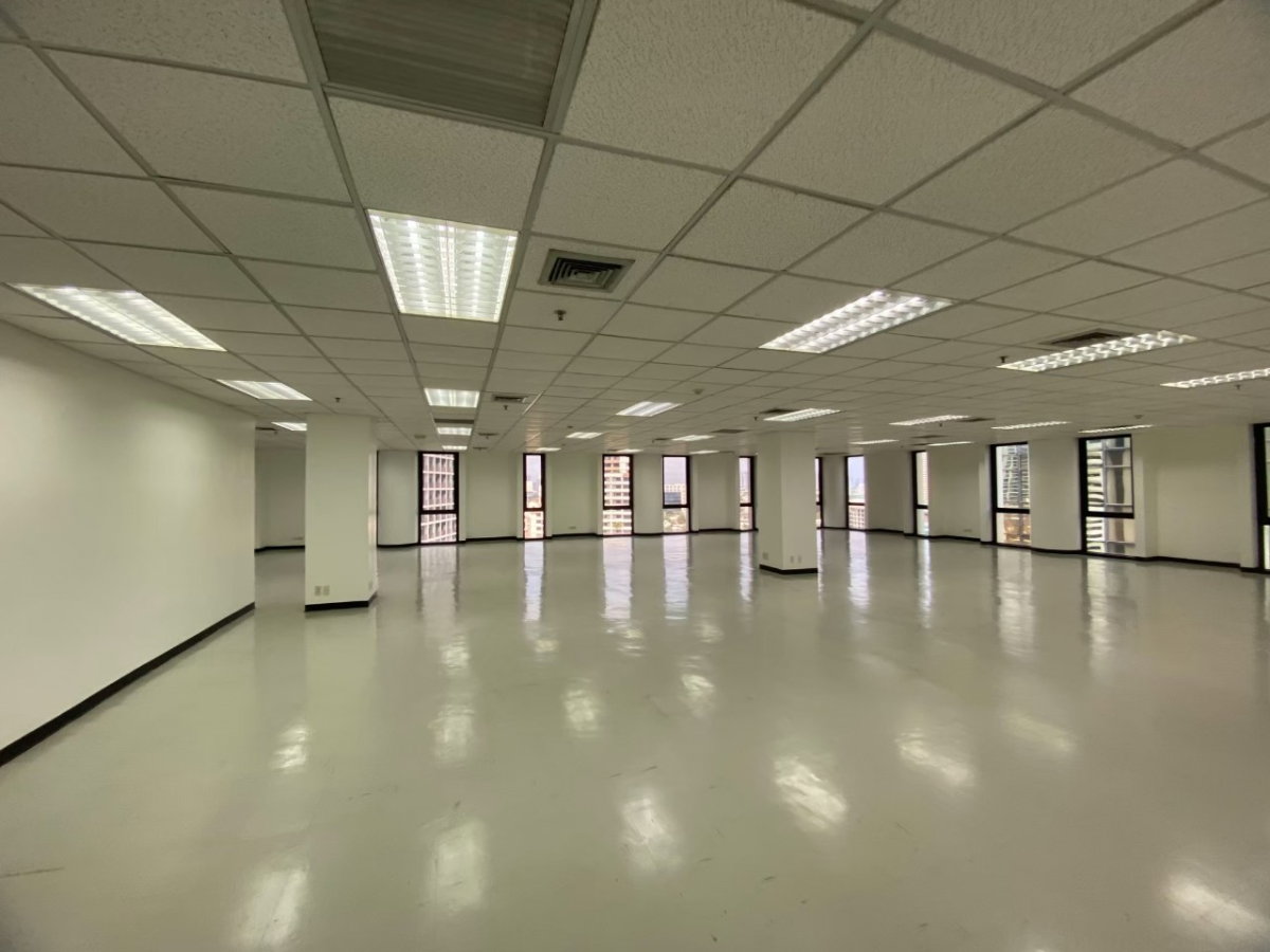รูป สำนักงานออฟฟิศติด ฺBTS สภาพใหม่ ราคาพิเศษ !! ** No Co-Agent ** - รูปที่ 8/9