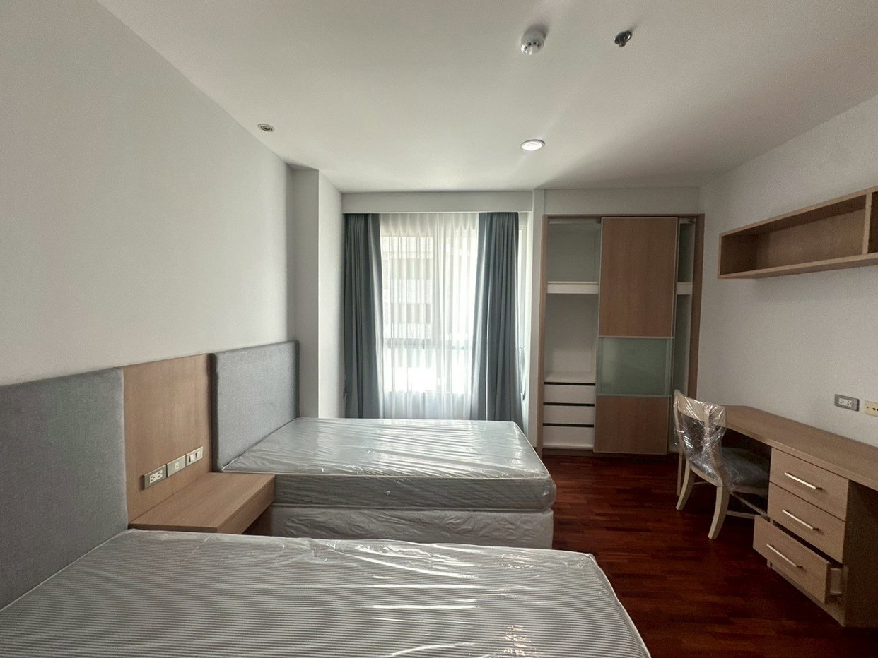 รูป LTH15333 – Luxury Condo High Floor for Rent Phrom Phong | City Lifestyle Best Value | Near BTS Phrom Phong | 180,000 THB | คอนโดหรูให้เช่า พร้อมพงษ์ ห้องใหญ่พิเศษ ชั้นสูง คุ้มค่า ใกล้ BTS พร้อมพงษ์ - รูปที่ 2/12