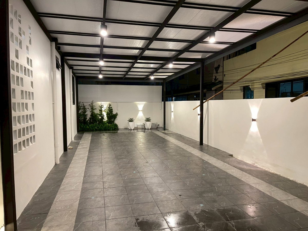 รูป R156 🏡✨ขายด่วน บ้านเดี่ยวหลังมุม สไตล์ Modern Craftsmanship นวมินทร์ 127 เดินทางง่ายทำเลดี ราคาเพียง 10.50 MB เท่านั้น - รูปที่ 6/25