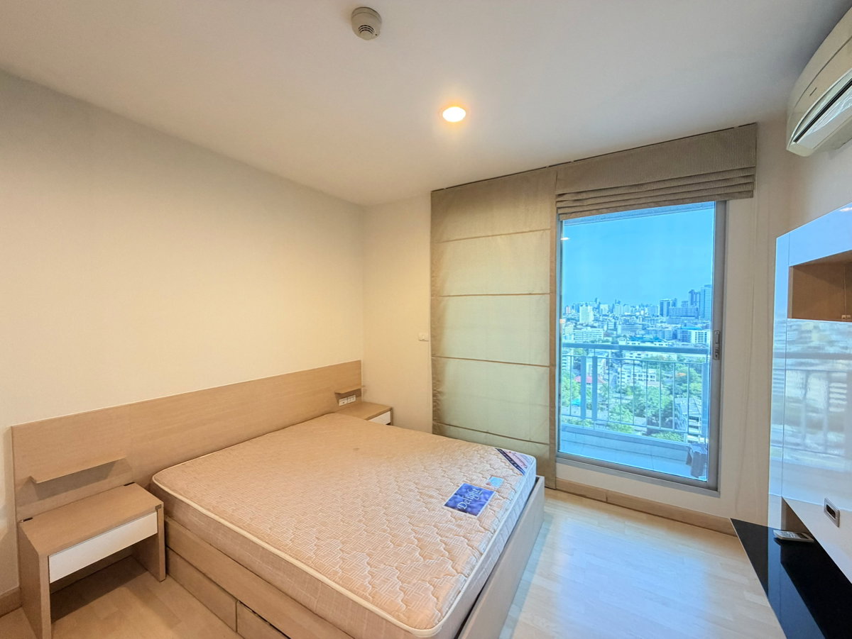 picture Ready to move in❗️" Rhythm Ratchada " Location : MRT-Ratchada - 6/16