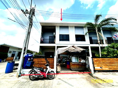 Townhouses for sale Khlong Luang Pathumthani : TOWN HOUSE 31.8 Sq.w. Khlong Luang Pathumthani for 1.8M