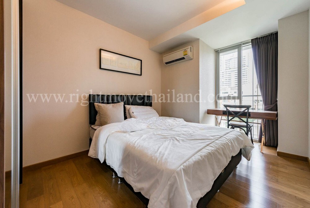 รูป Cozy 2-Bedroom For Rent at Via 31 - รูปที่ 9/12