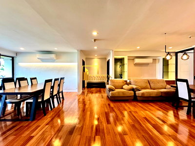 Apartment building for rent Bangkok University : Spacious 3 Bedroom Apartment in Asoke - BR21171AP