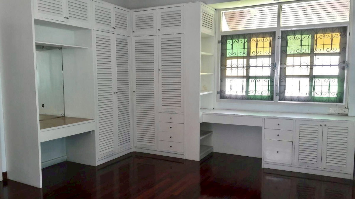 รูป #บ้านเดี่ยวให้เช่า ลาดพร้าว 64 ทำเลดี เดินทางสะดวก เหมาะสำหรับอยู่อาศัยหรือทำโฮมออฟฟิศ มี 3 ห้องนอน | 2 ห้องน้ำ | จอดรถ 2 คัน | แอร์ 4 เครื่อง - รูปที่ 8/10