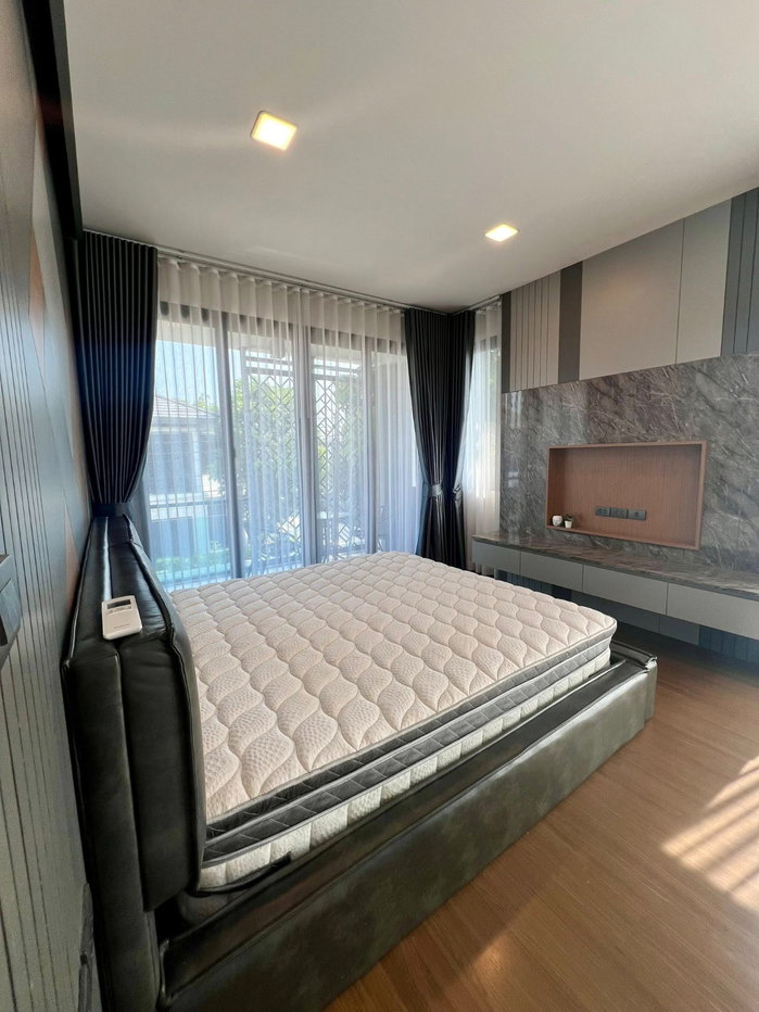 รูป ✨ Modern Luxury Living! บ้านเดี่ยวหลังใหญ่ แต่งครบ พร้อมอยู่ ✨ - รูปที่ 21/23