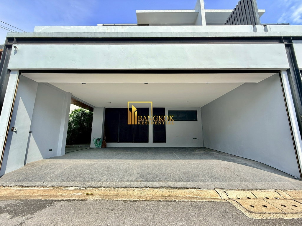 รูป Incredible 4 Bedroom Luxury Pool Villa in Thong Lo Area - BR27616SH - รูปที่ 2/55