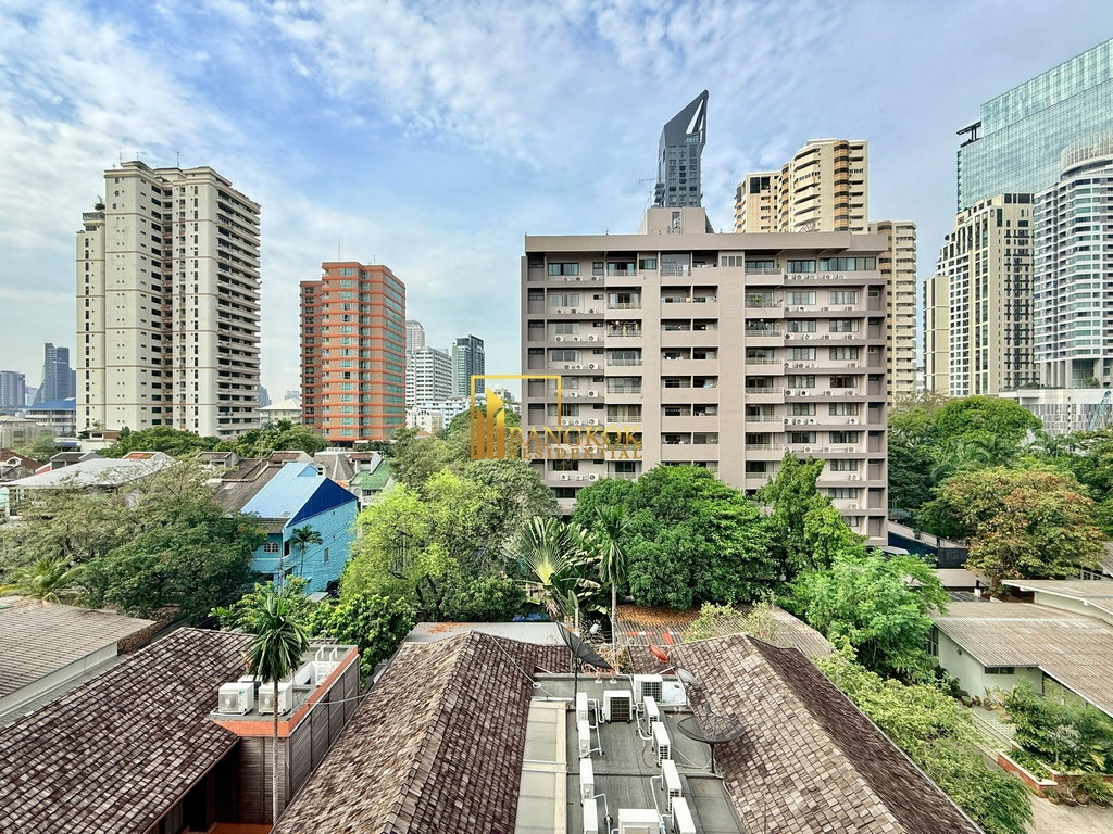 picture Expansive 4 Bedroom Duplex Apartment in Phrom Phong Area - BR0257AP - 28/59
