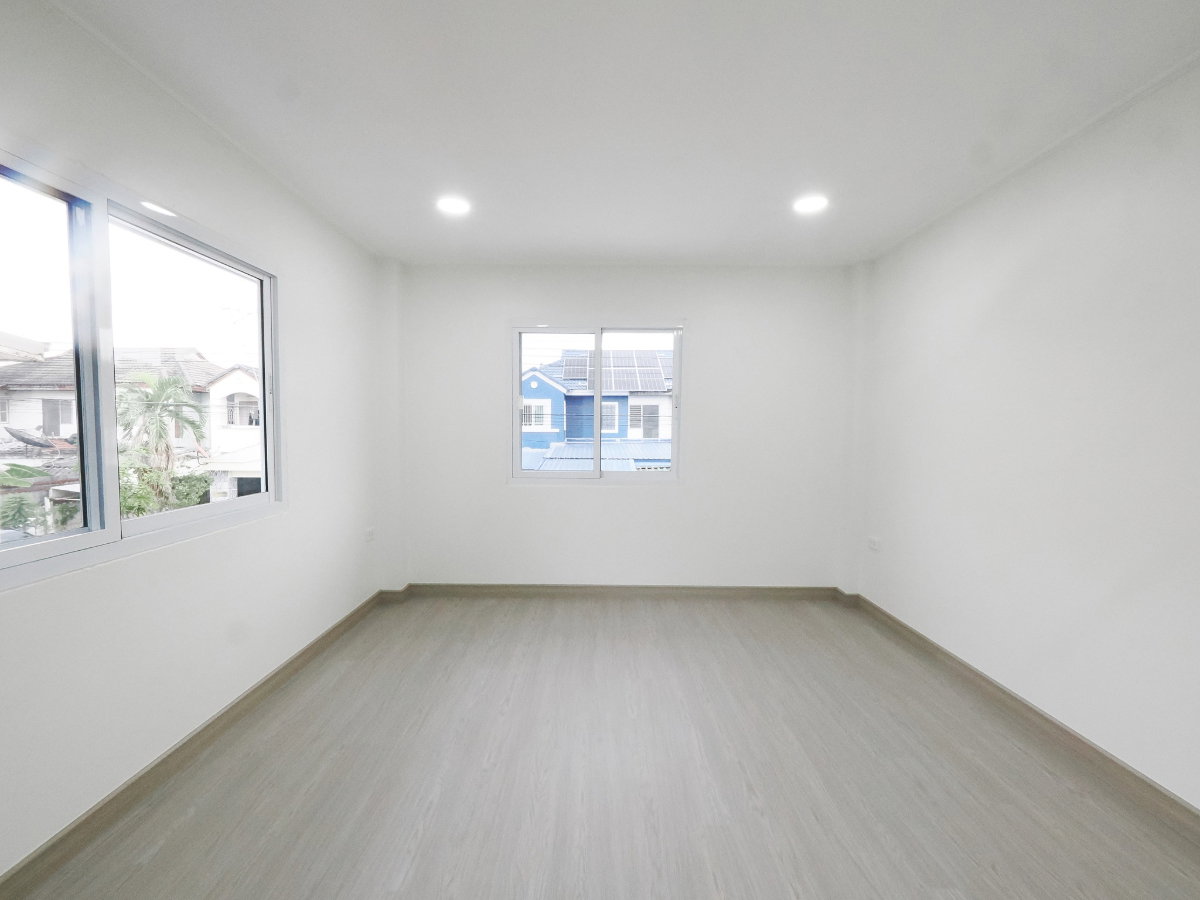 รูป ขายราคาพิเศษ บ้านเดี่ยว 2 ชั้น ขนาด 80.3 ตรว. 3นอน 3น้ำ ม.อู่ทองเพลส2 บ้านหลังใหญ่ ถนนเมน ฟังชั่นดีเยี่ยม พร้อมเฟอร์ [เปียร์​นนท์-ลำลูกกา] - รูปที่ 37/58