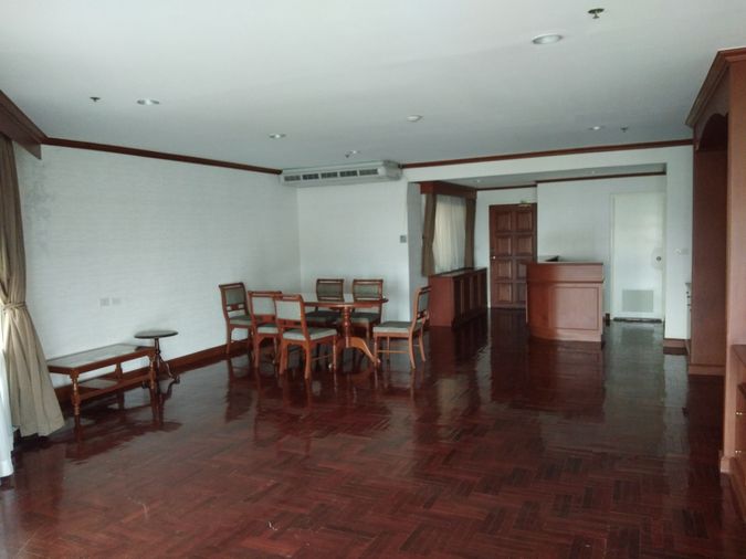 ให้เช่า  ห้องคอนโด   ที่ คอนโด East Tower Bangna, ติดห้าง Central บางนา