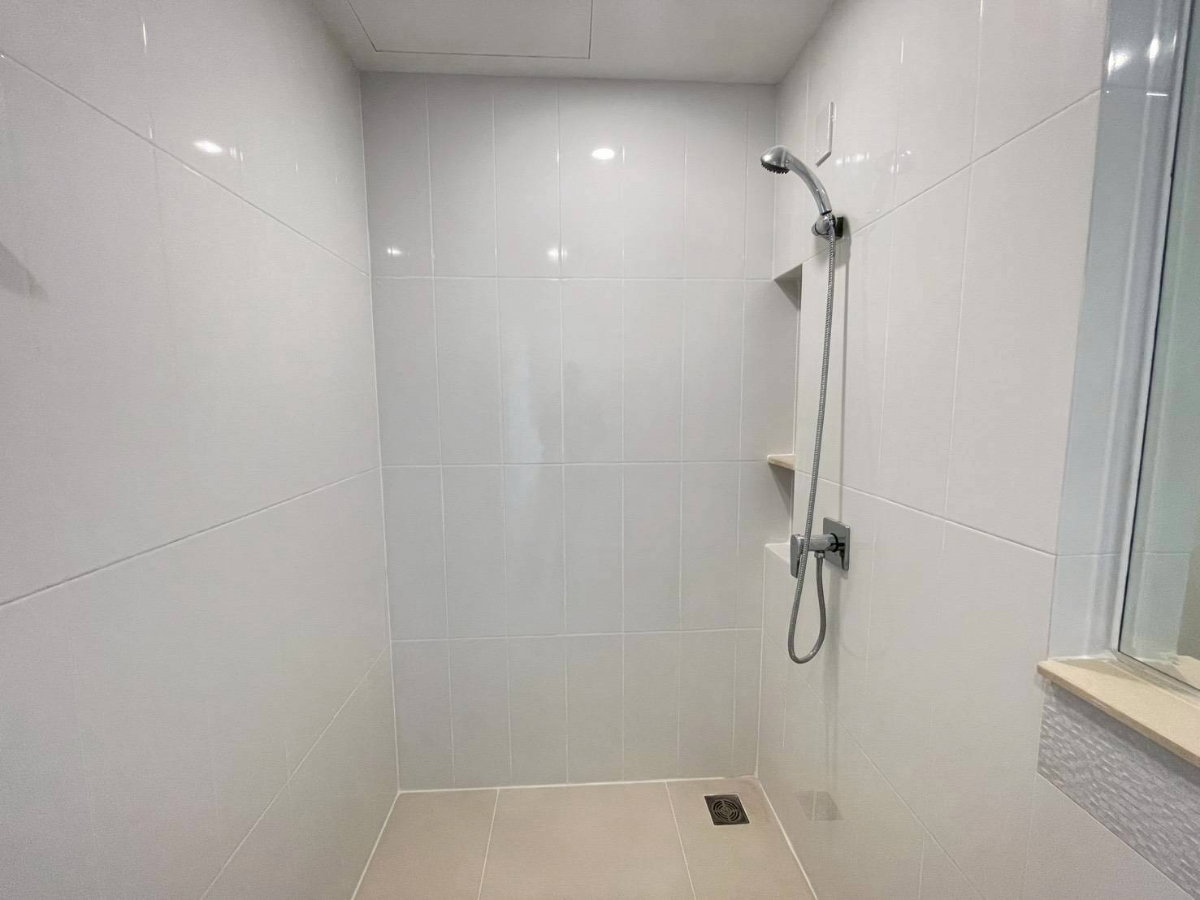 รูป ทาวน์โฮม 3 ชั้น สไตล์ Modern Penthouse บนทำเลนวมินทร์  - รูปที่ 9/16