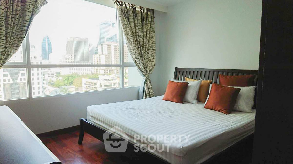 รูป คอนโด 2-ห้องนอน ที่ เออร์บานา หลังสวน คอนโดมิเนียม ใกล้ BTS ราชดำริ (ID 738882) - รูปที่ 3/5