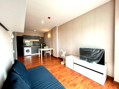 Condos for sale 700 Year Sports Arena Chiang Mai : One Plus Suan Dok 1 condo for sale ! near cmu : Tel. +66-823899314 (Bu)