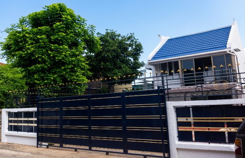 #บ้านเดี่ยวให้เช่า ลาดพร้าว 64 ทำเลดี เดินทางสะดวก เหมาะสำหรับอยู่อาศัยหรือทำโฮมออฟฟิศ มี 3 ห้องนอน | 2 ห้องน้ำ | จอดรถ 2 คัน | แอร์ 4 เครื่อง