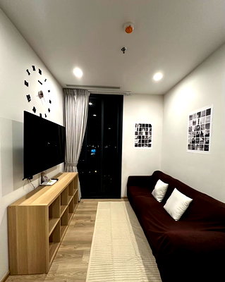 Condos for rent : BTS Thonglor 1 km. Shuttle service Condo Oka Haus Sukhumvit 36 ( Rental )
