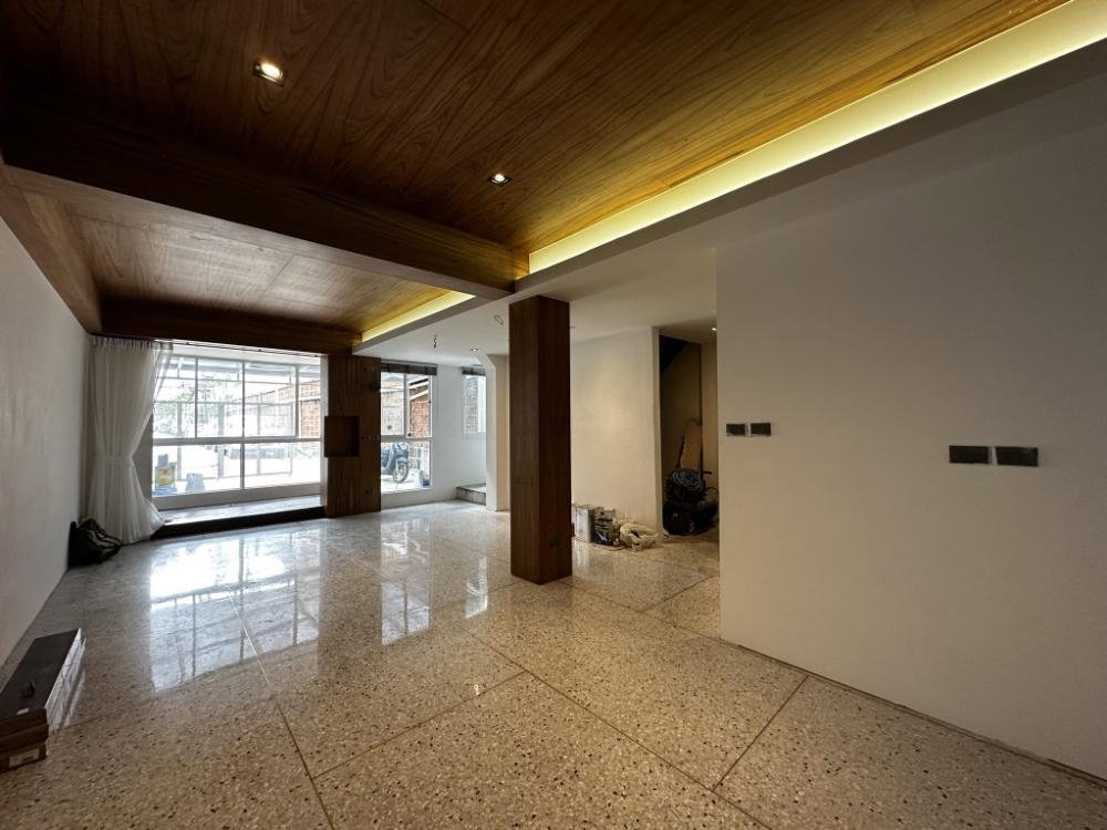 รูป S1230 🏡✨ ขาย Townhome พระราม 9 💰 ราคา 12.9 ล้านบาท - รูปที่ 3/19